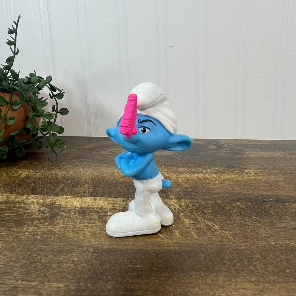 THE SMURFS 2 GROUCHY 3" ACTION FIGURE TOY PEYO 2011 (PRE-OWNED)